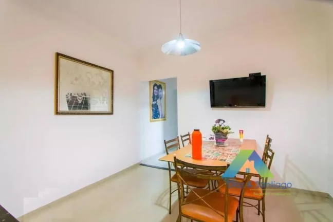Imagem SANTO ANDRÉ Casa 300M² de terreno, 224M² area construída,2 casas, frente e fundo, espaço gourmet, piscina, 2 vagas ótima localização e valor !!!