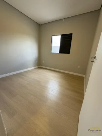 Imagem Casa térrea à venda com 3 quartos, sendo uma suíte no Laguna Residencial Clube