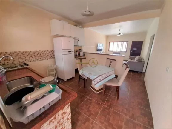 Imagem Casa térrea de alto padrão à venda em Peruíbe, com edícula sendo 2 suítes