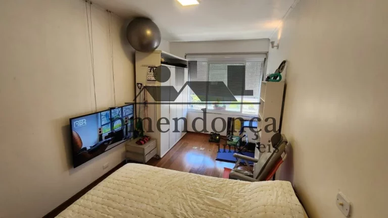 Imagem Ótimo apartamento a venda na Rua Oscar Freire com 158m², 3 quartos e 3 vagas.