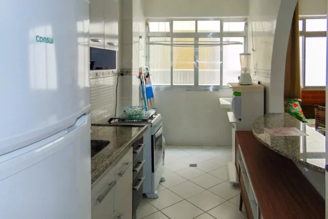 Imagem PITANGUEIRAS- NA SEGUNDA QUADRA DA PRAIA , GARAGEM DEMARCADA NO PRÉDIO, LOCALIZAÇÃO PRIVILEGIADA.