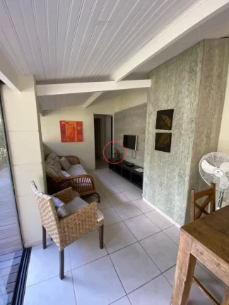 Imagem CASA COM 2 DORMITÓRIOS, SENDO 1 SUÍTE, DENTRO DE UM RESIDENCIAL COM PISCINA, PARA LOCAÇÃO ANUAL EM BOISSUCANGA
