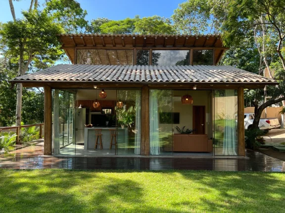 Imagem Casa beira da lagoa Aruá em Praia do Forte Bahia