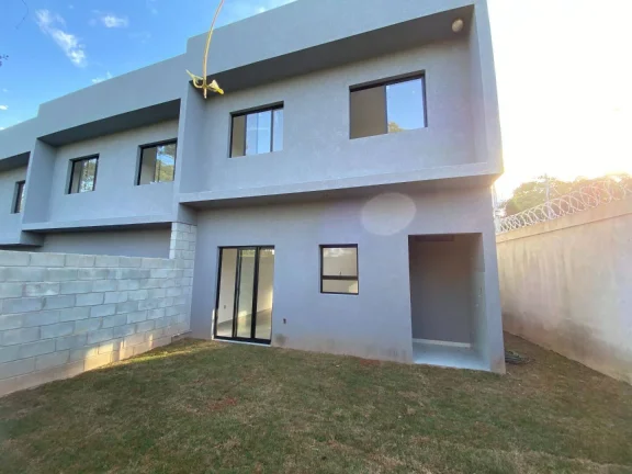Imagem Casa a venda em Cotia, 3 dormitórios, 2 vagas e Solário SP.