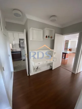 Imagem Vende apartamento de 158m² com 3 dormitórios e duas vagas no Caxingui
