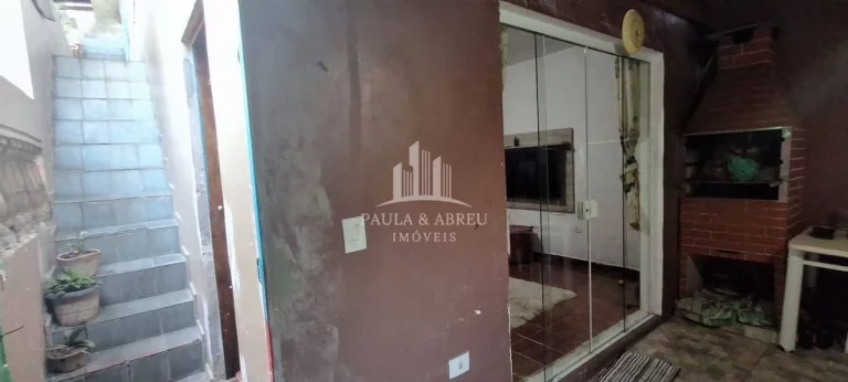 Imagem Casa 3 Dormitórios, 2 Banheiros, Lavanderia e 2 Vaga, muita escada, no Jardim Ipê, Mauá