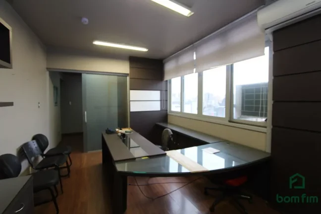 Imagem Alugo conjunto mobiliado, no Bairro Centro Histórico, Porto Alegre/RS