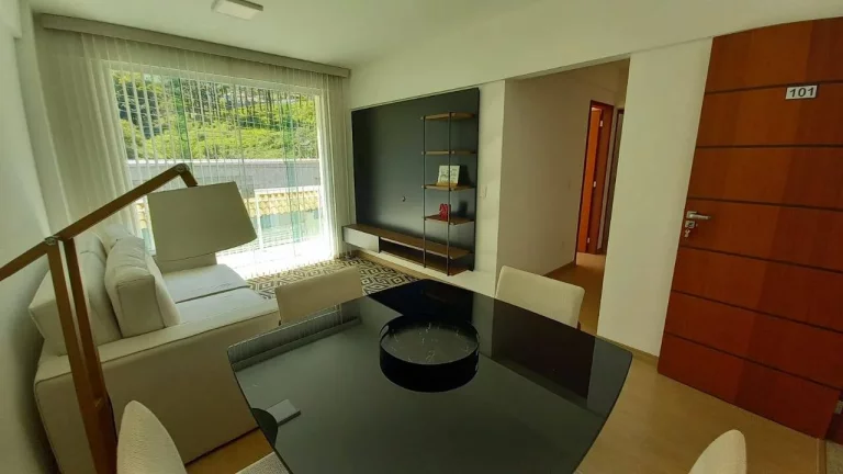 Imagem Vendo este lindo apto de 2 quartos, vaga de garagem, sacada. Nova Friburgo.