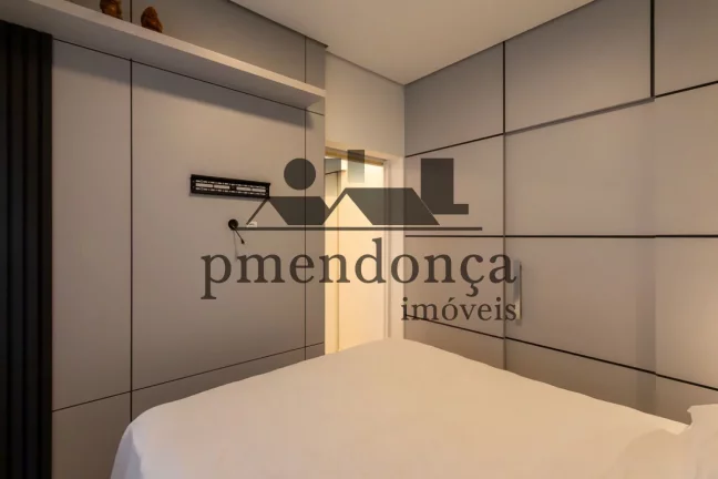 Imagem Apartamento reformado no primeiro andar em prédio charmoso da Ru Dr Gabriel dos Santos