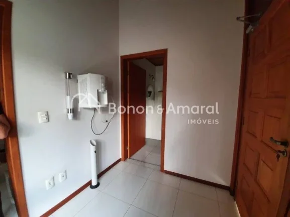 Imagem Excelente casa térrea, ampla, moderna, rústica, living, escritório, lavabo, 3 suítes sendo a mas...
