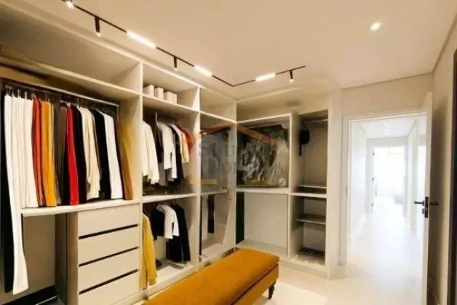Imagem Apartamento alto padrão, com 263m² de área privativa e 2.303m² de área total. O imóvel conta c...