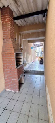Imagem Casa Térrea 125m², 3 Dormitórios, 1 Banheiro, 1 Lavabo, 2 Vagas, Churrasqueira, Cômodo de depósito na Vila Bela Vista, Santo André