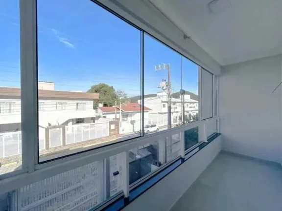 Imagem Sobrado 2 suítes e 2 vagas de garagem no bairro Bombas em Bombinhas/SC