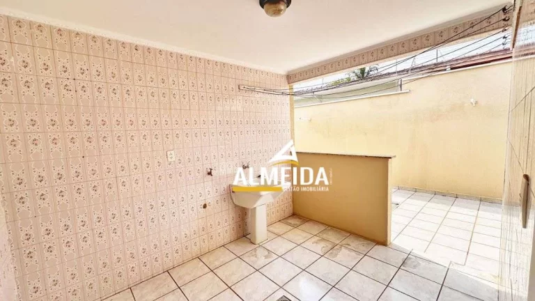 Imagem Casa com 2 dormitórios à venda, 179 m² por R$ 550.000,00 - Estádio - Rio Claro/SP