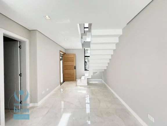 Imagem Maravilhoso Sobrado com 3 dormitórios à venda, 195 m² por R$ 990.000 - Capão da Imbuia - Curitiba/PR