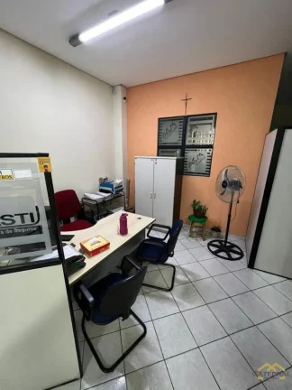 Imagem Salão Comercial para Locação na Vila Arens com 160m², 03 salas e um mezanino