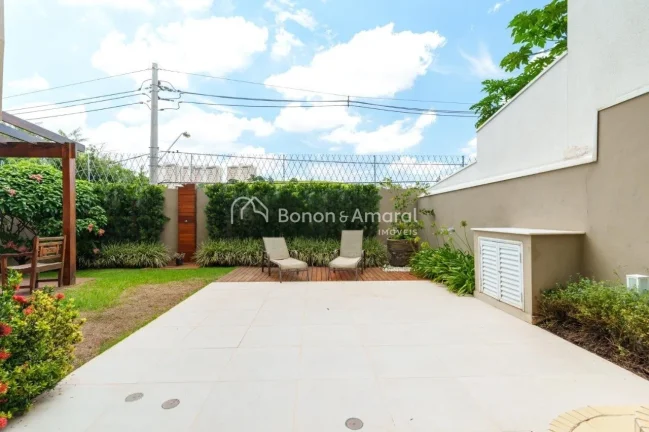 Imagem Esta residência une conforto, praticidade e lazer em um só lugar.

Piso térreo: sala de estar, ja...
