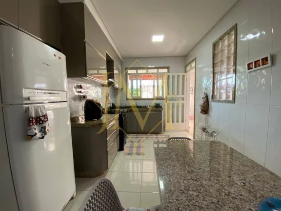 Imagem Casa com 340m² de construção, área gourmet, Caladinho de Baixo