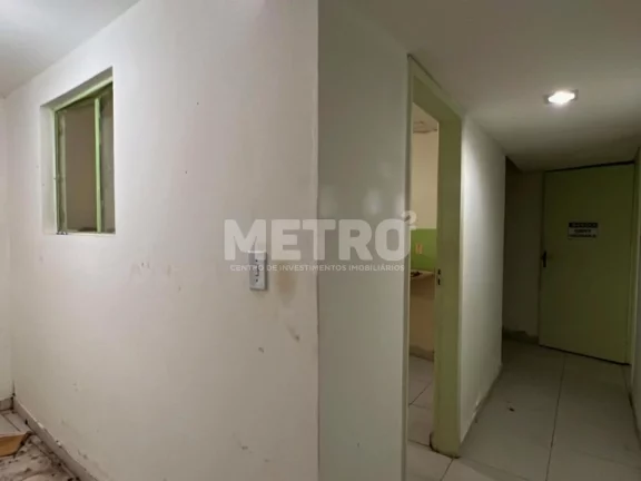 Imagem Aluguel de Ponto Comercial na praça do coliseu, 100 aproximados
