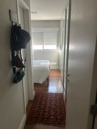 Imagem Apto 2 Dorm., sendo 2 suítes, Lavabo, 4 banheiros 2 vagas excelentes demarcadas,