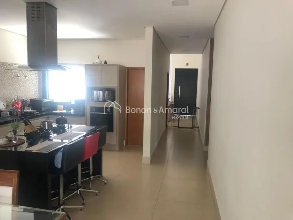 Imagem Excelente casa térrea, projetada para oferecer conforto, funcionalidade e ótima iluminação natur...