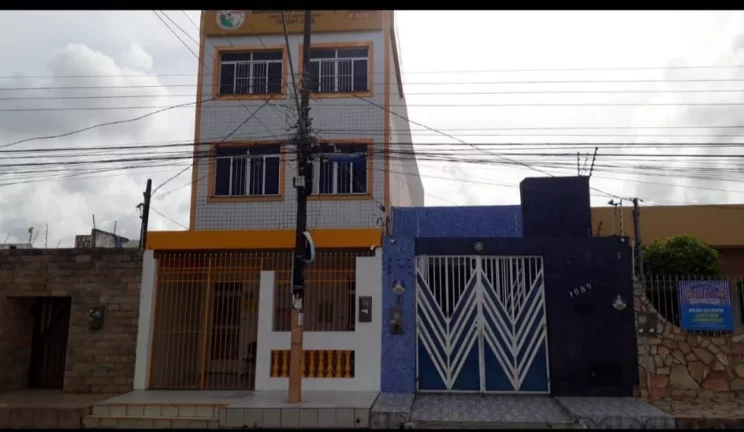 Imagem Casa no Siqueira Campos - 3 Quartos, 2 Vagas de Garagem - Consulte Agora!
