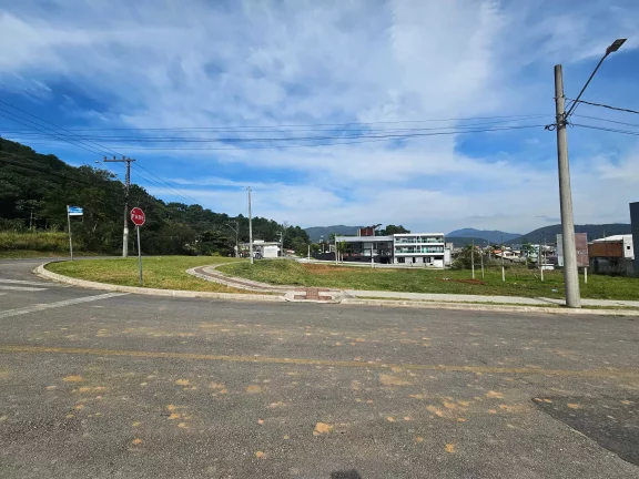 Imagem Terreno de esquina com 543,58 m² no Bairro da Barra em Balneário Camboriú SC