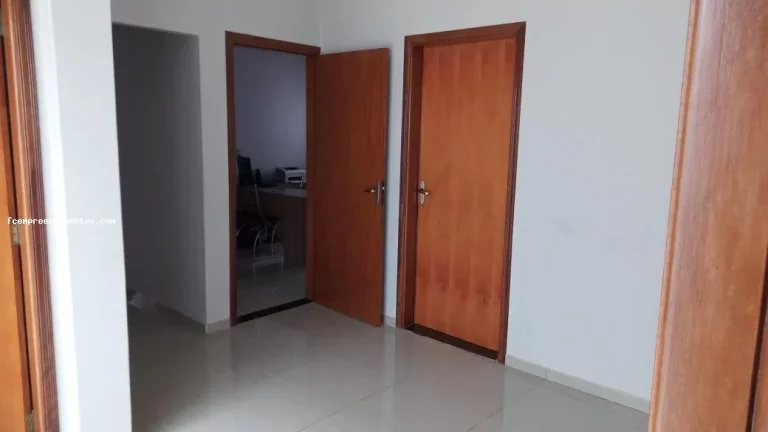 Imagem Casa para Venda em Araras, Jardim Santa Olívia II, 3 dormitórios, 1 suíte, 1 banheiro, 1 vaga