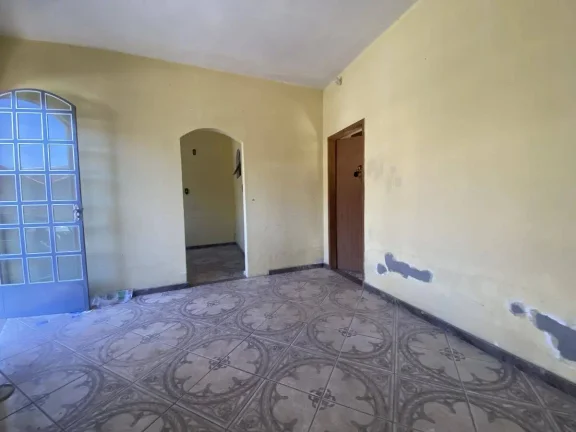 Imagem Casa à venda no bairro Floresta, com 2 quartos , sendo uma suíte