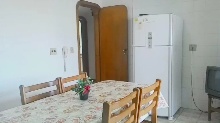 Imagem Praia de Pitangueiras - Local nobre - Ótimo lazer - Alto padrão - 2 vagas - Ampla varanda - 135 m² de área útil.