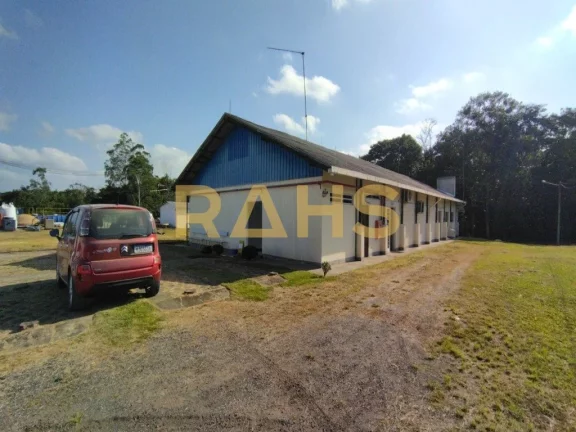 Imagem Este galpão comercial é localizado em Araquari, fundos do KM-65 da BR-101, com área total de 63.4...