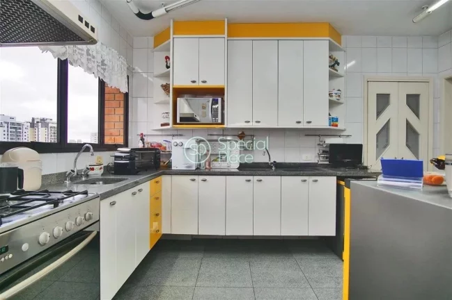 Imagem Apartamento ensolarado, prédio recuado, com linda vista, 200 metros, 4 dormitórios, 4 suítes, 4 v...