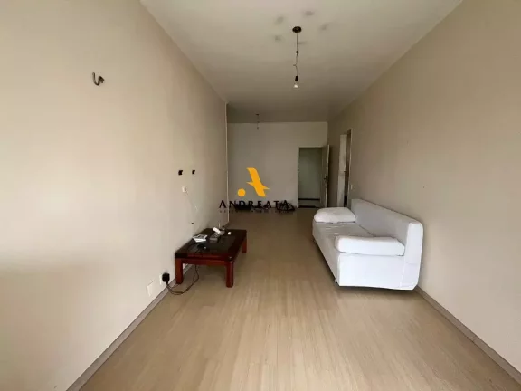 Imagem Flamengo - Rua Oswaldo Cruz - Vendo ótimo apartamento de Sala/Quarto com 64m² - armários - Infraestrutura - 1 vaga - R$900.00,00