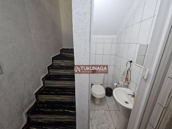 Imagem Casa com 3 dormitórios para alugar, 243 m² por R$ 6.000,00/mês - Vila Augusta - Guarulhos/SP