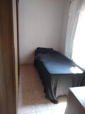 Imagem Casa térrea com 195 metros quadrados de área total, 3 quartos, ampla sala, cozinha, área de servi...