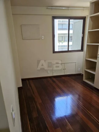 Imagem Apartamento de 3 quartos à venda em Copacabana, 104m2, 3vagas e varanda.