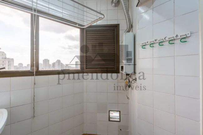 Imagem Pompéia 74m², apartamento com 2 quartos (1 suíte) e 2 vagas.