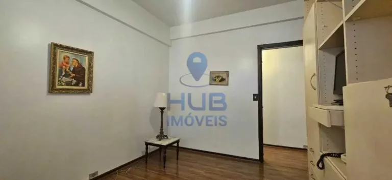Imagem Apartamento semi mobiliado com 4 dormitórios sendo 1 demi suíte e 1 vaga no Centro de Florianópolis