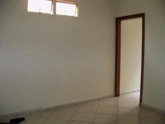 Imagem Casa com 3 dormitórios, copa, cozinha, lavanderia e edícula com suíte em ótima localização no ...