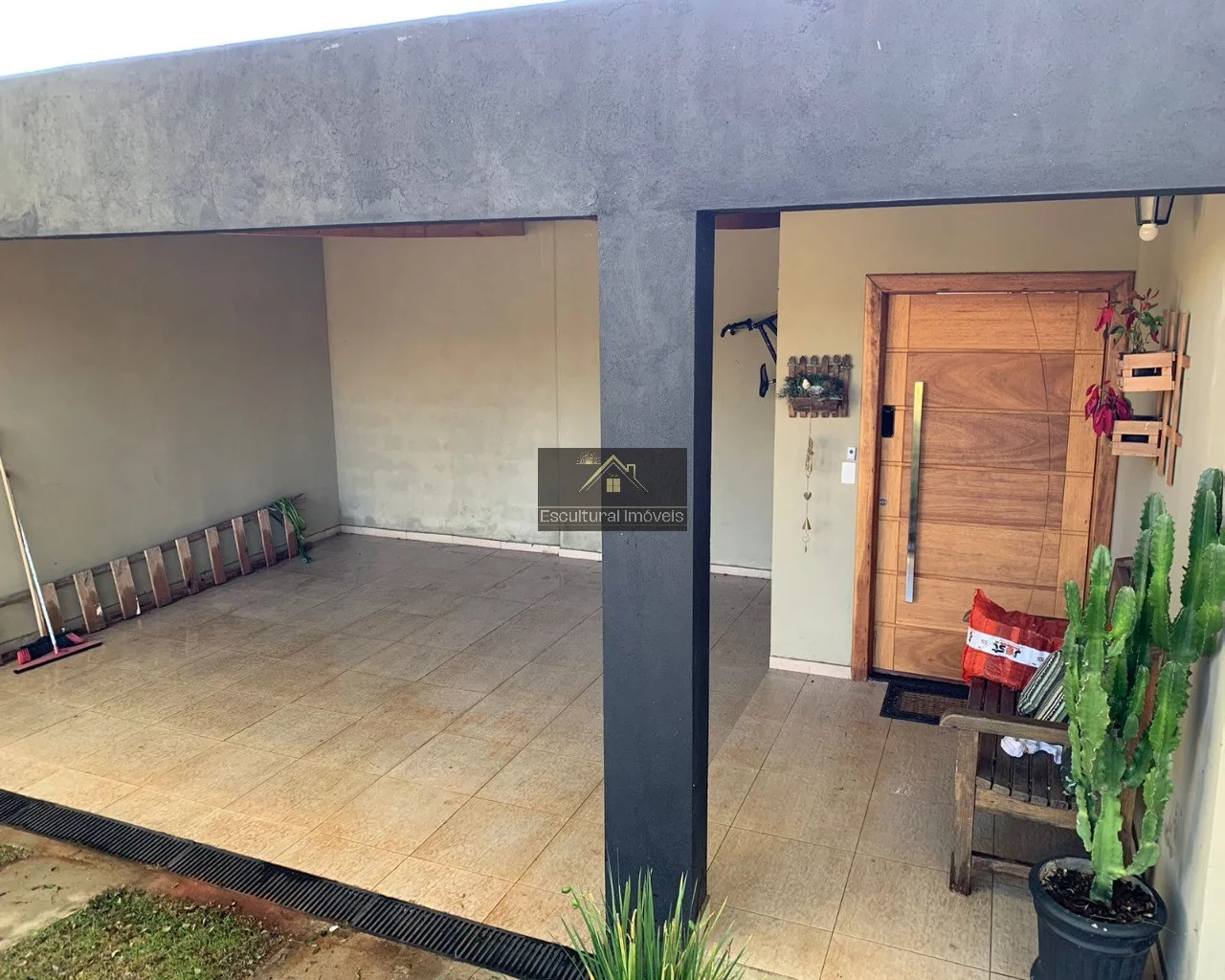 Imagem CASA CONDOMÍNIO FECHADO PRÓXIMO SÃO ROQUE 250 METROS DA RODOVIA RAPOSO TAVARES 4 DORMITÓRIOS 1 SUÍTE SALA LAREIRA 4 VAGAS VARANDA SEGURANÇA LAZER