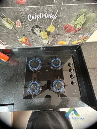 Imagem Lindo apartamento semi mobiliado recém reformado com fino padrão de acabamento.