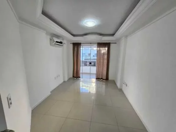 Imagem Apartamento quadra mar com 3 dormitórios sendo 1 suíte e 2 vagas de garagem Balneário Camboriú/SC
