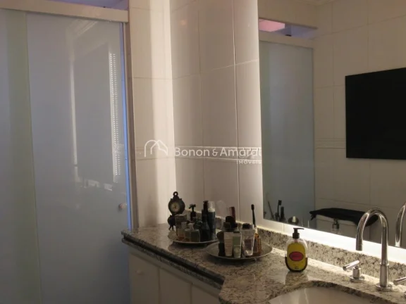 Imagem Em uma das ruas mais tranquilas e charmosas do Cambuí, este apartamento oferece privacidade total, ...