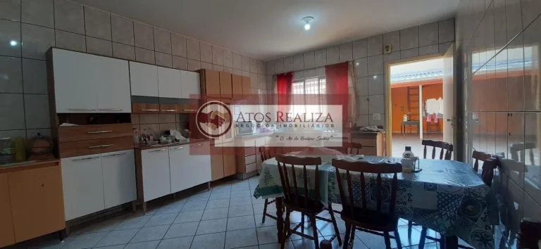 Imagem Vendo lindo assobradada em Jordanópolis região da Cidade Dutra. Vendo Assobradada de 255m² sendo 3 dormitórios, cozinha, quintal nos fundos com com forno de pizza e Churrasqueira e quarto e banheiro, quintal na frente, mais um cômodo, 2 vagas cobertas, co