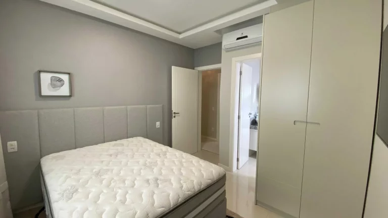 Imagem Apartamento com 3 dormitórios sendo 3 suítes e 3 vagas de garagem em Balneário Camboriú/SC