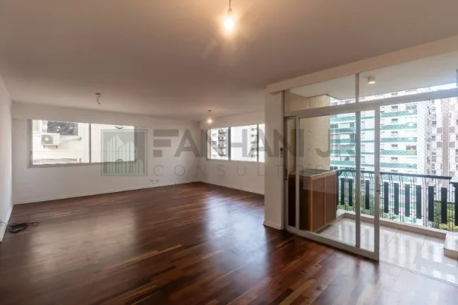 Imagem Imperdível: Apartamento para locação no Itaim Bibi, São Paulo-SP! 3 quartos, 1 suíte, 3 salas, 2 banheiros, 2 vagas de garagem e 160m² de área. Venha conferir!