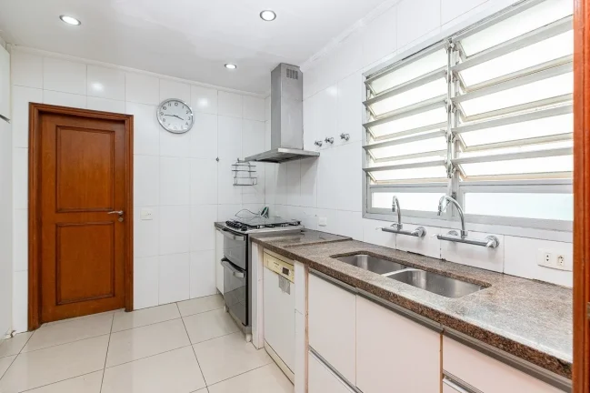 Imagem Casa Sobrado Vila Madalena - 541M², 4 Dorms, 2 Suítes, 5 Vagas, Piscina, Hidromassagem, Lareira, Lavabo.