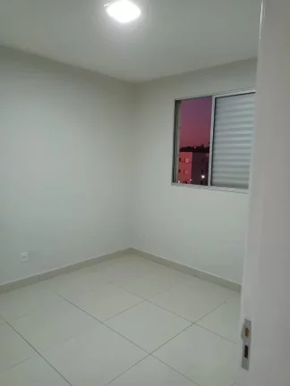 Imagem Apartamento com 2 quartos, sala, cozinha tipo americana com pia de granito, banheiro com box de vidr...