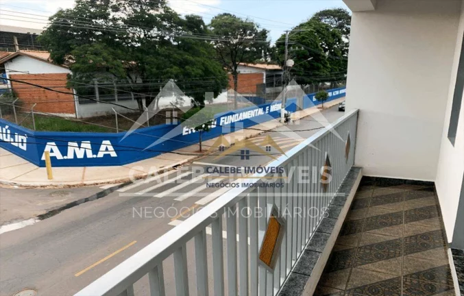 Imagem Sobrado Á Venda Residencial Com Ponto Comercial no Centro de Tatuí-SP