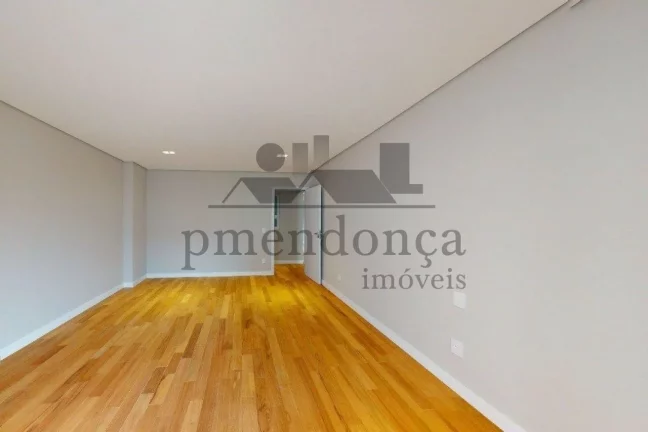 Imagem Apartamento reformado, com 295 m2 3 dormts, 1 suite, 1 vaga ao lado shopping